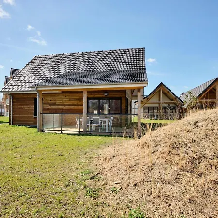 Spacious With A Garden, At 800 M From The Sea *