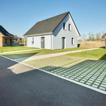 Spacious With A Garden, At 800 M From The Sea *