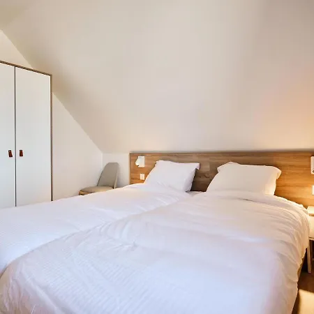 Willa Spacious With A Garden, At 800 M From The Sea *