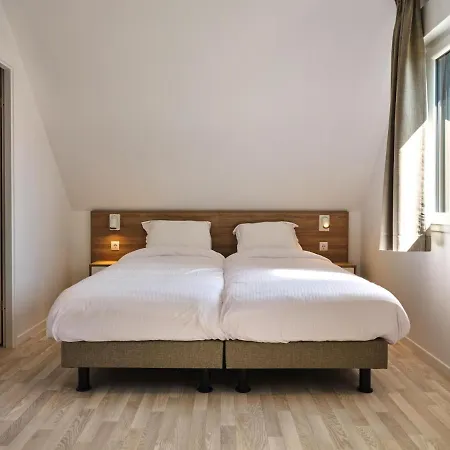 Spacious With A Garden, At 800 M From The Sea *